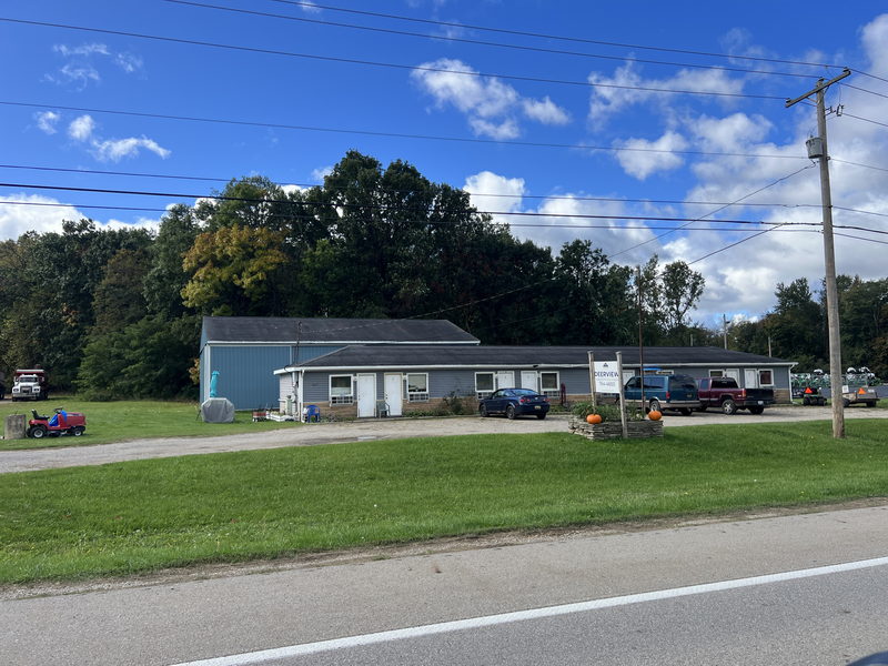 Deerview Motel (Deerview Apartments, M-50 Apartments) - October 8 2023 (newer photo)